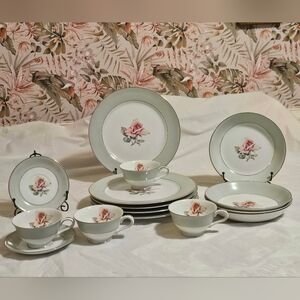 Halsey Fine China Damask Rose Pattern Set